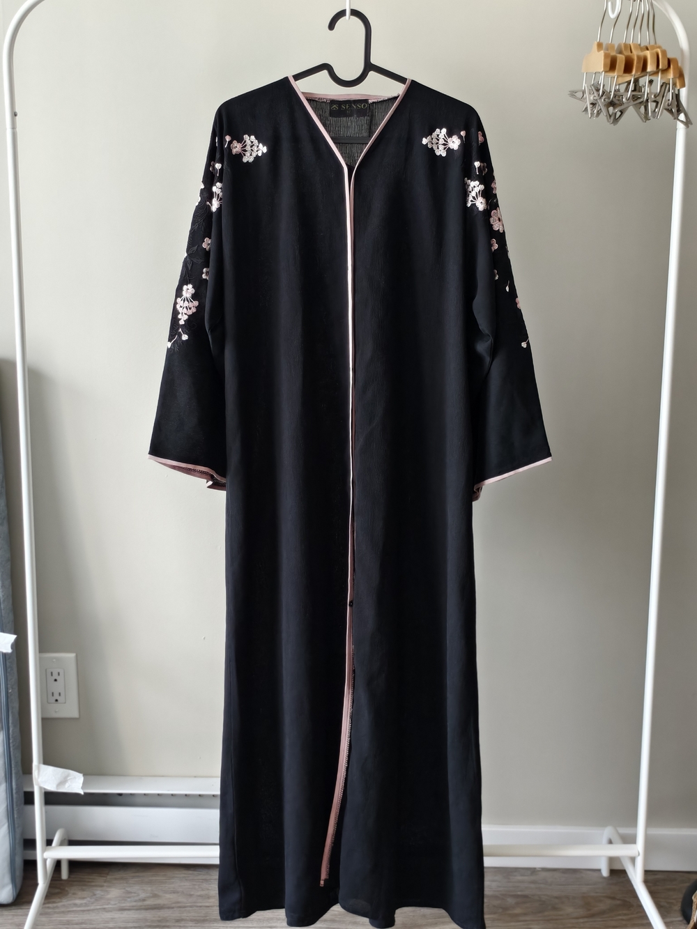 SENSO Brand New Black Floral Abaya